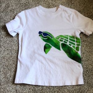Old Navy seat turtle shirt